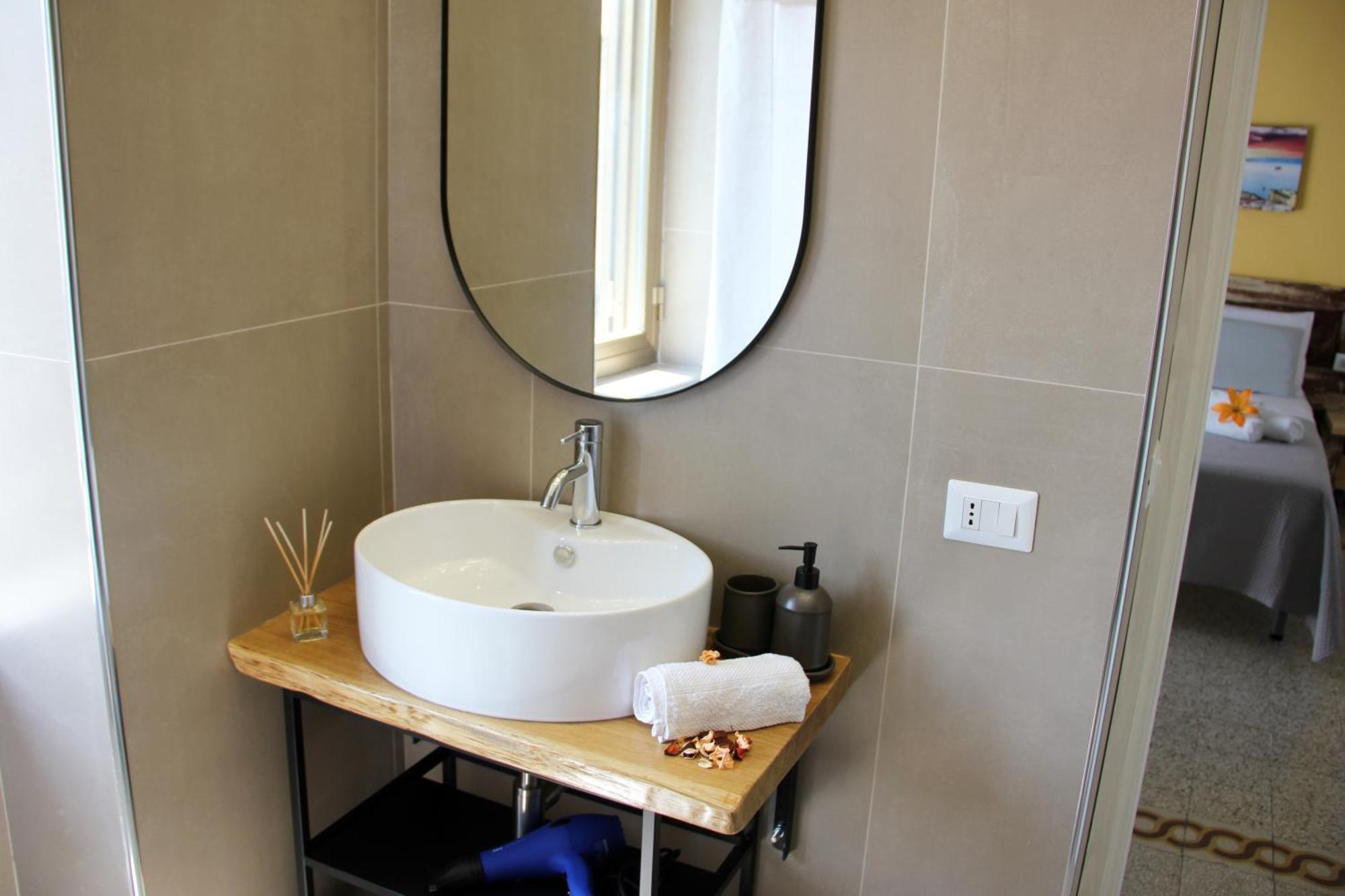 Le Guarattelle House Teresina Room Наполи Екстериор снимка